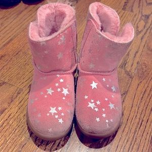 Ugg pink star boots used condition. Size 11 toddler girl